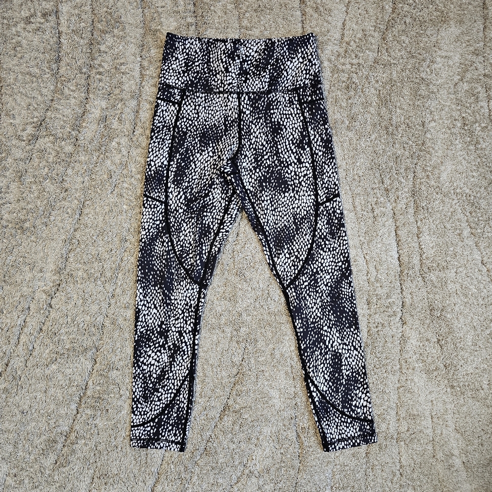 ZYIA Active Black Viper Pocket Light N Tight Hi-Rise Leggings 7/8 24” SZ 4 - Picture 3 of 11